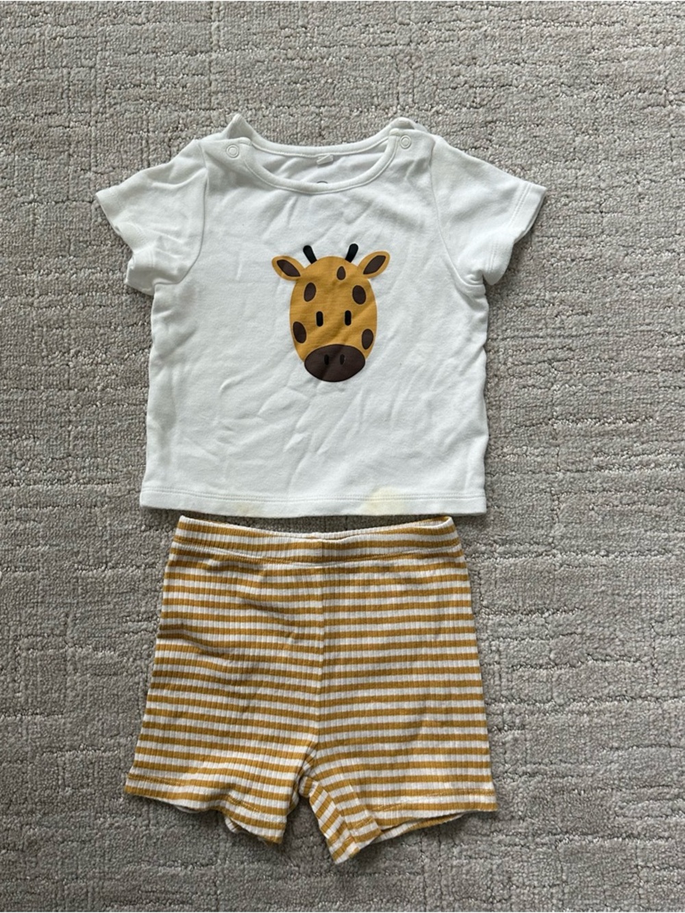 Mori baby pajama set with giraffe